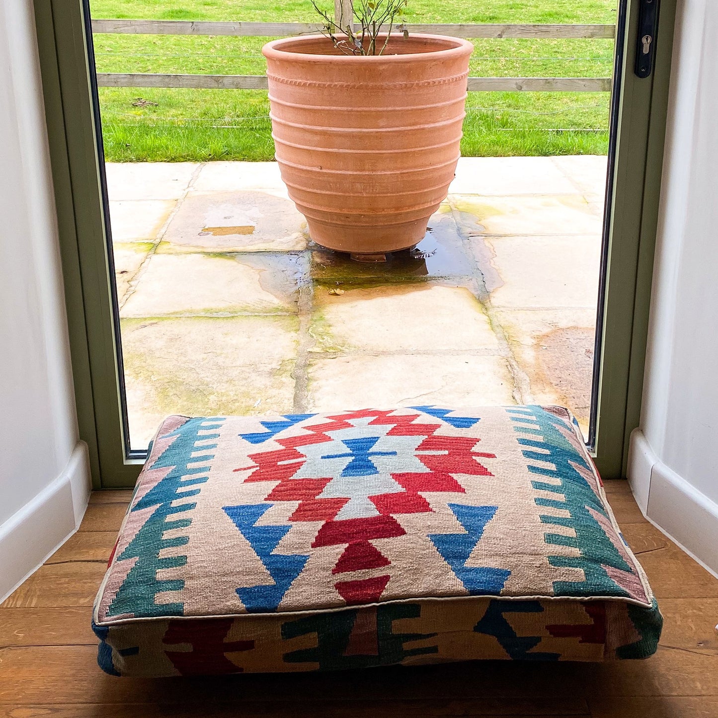 Kilim Dog Bed